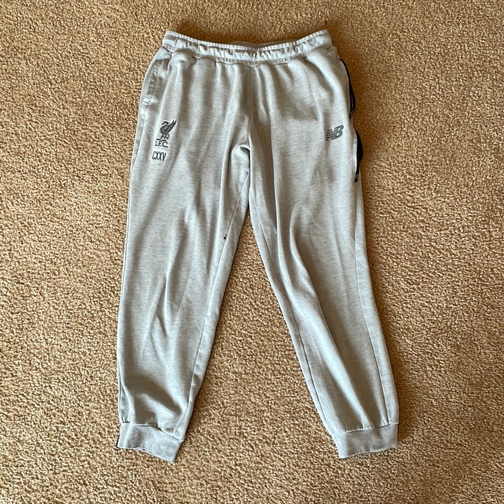 New Balance Liverpool Sweatpants Men’s L